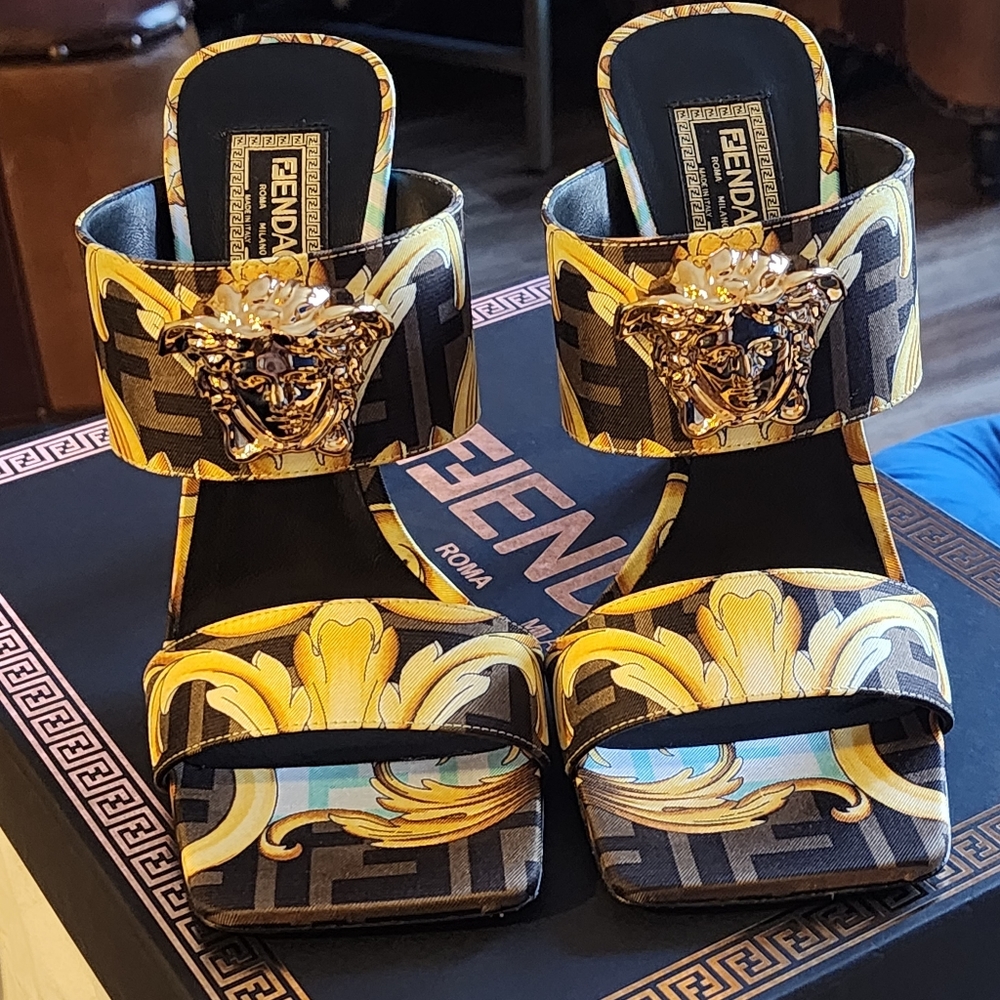 Fendace baroque mule heel